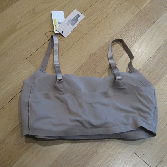 Calvin Klein Invisibles Comfort Lightly Lined Retro Bralette Size M Nude Tan NWT - Picture 2 of 4